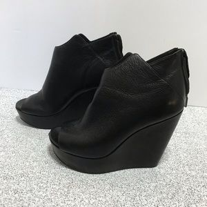 Kenneth Cole Open Toe Wedge